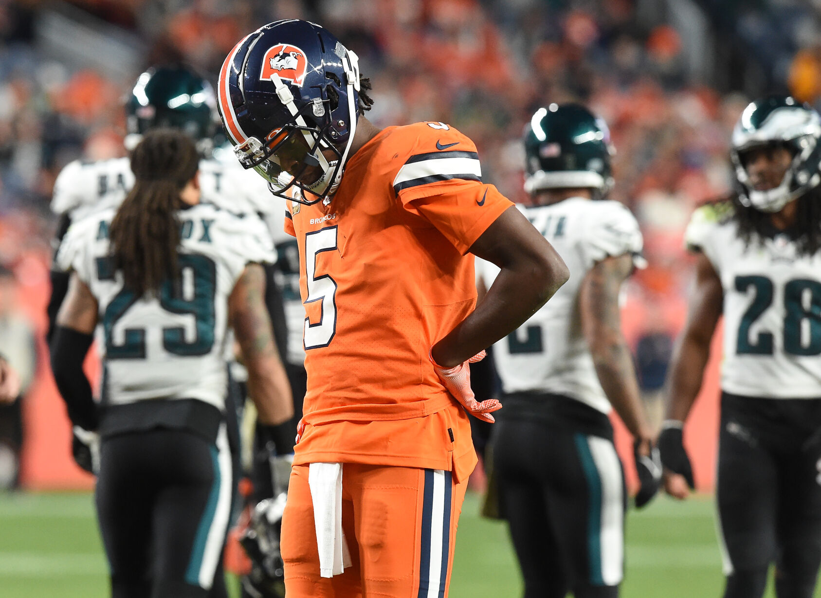 111521k-s-broncos-eagles 07.JPG